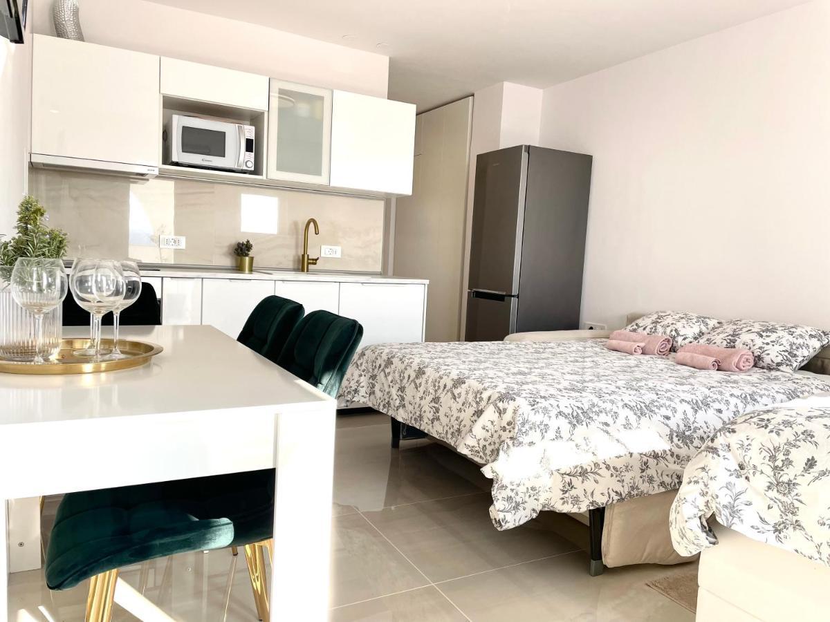 Apartment Vila ** Stinica Eksteriør bilde